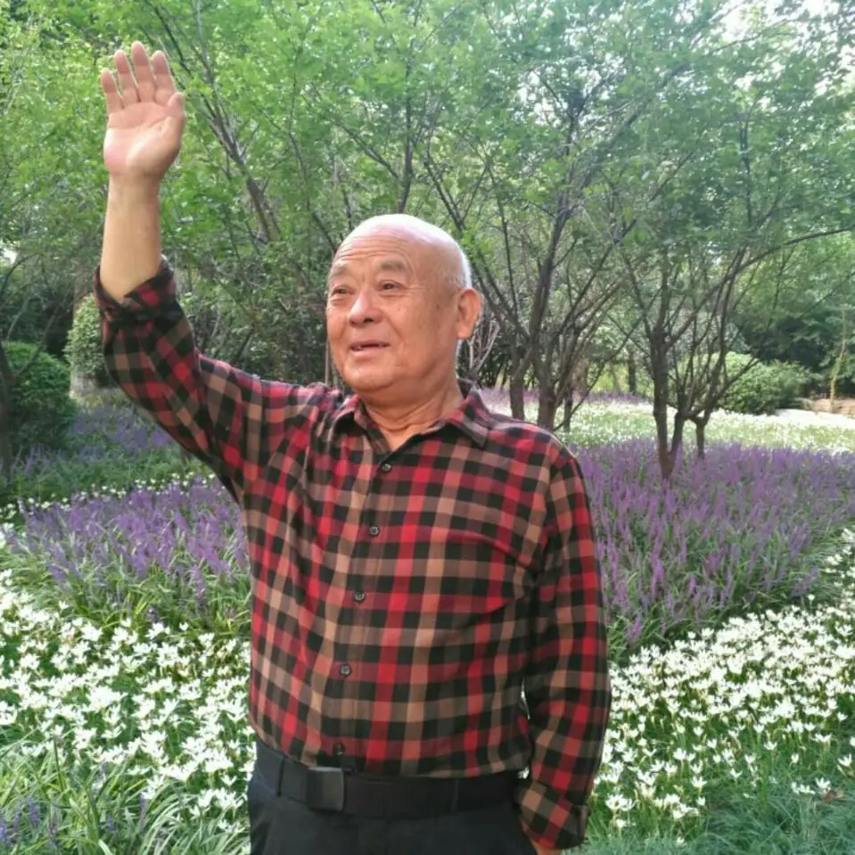 鸟姿百态图 ——88岁翁手机拍摄並制作
