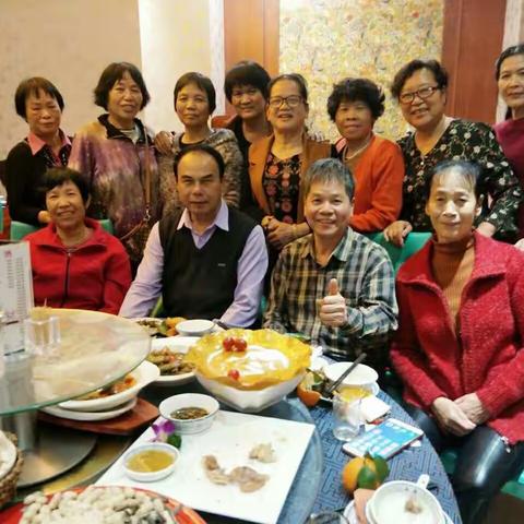 2019年春节，又迎来了一年一度农历初九的同窗相聚，我们饮茶设宴，畅谈人生，活得开心，过得幸福！