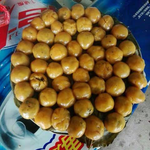 制作传统小吃……蕃薯饽
