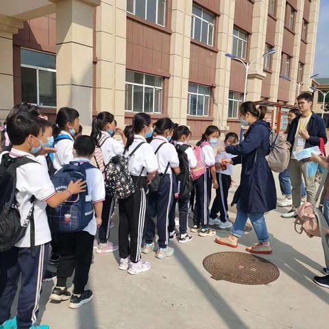 “京晋携手·追梦未来”城镇九小青少年研学实践活动——我们去北京啦！