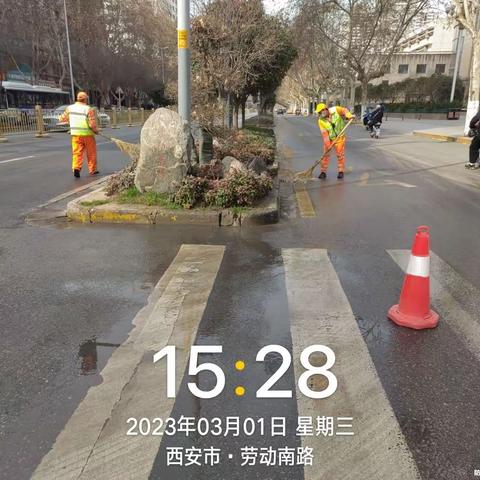 【莲湖～西关】强化作业标准 打造靓丽市容环境