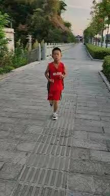 我的快乐暑假    （402班    罗政昊）