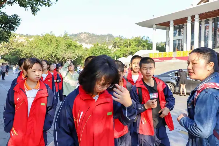 永春县崇贤中学初二年学生厦门一日研学营活动回顾