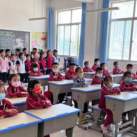 “小学初体验，衔接促成长”双王城中心幼儿园走进小学活动