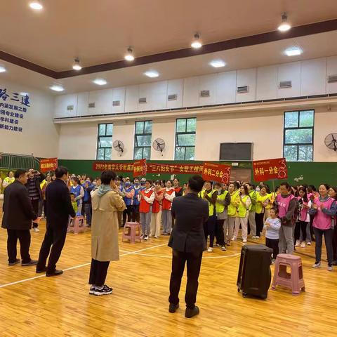 巾帼聚力、“绳”彩飞扬——南华医院妇女节拔河活动