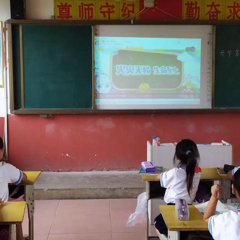 单县莱河镇黄六小学三年级掠影