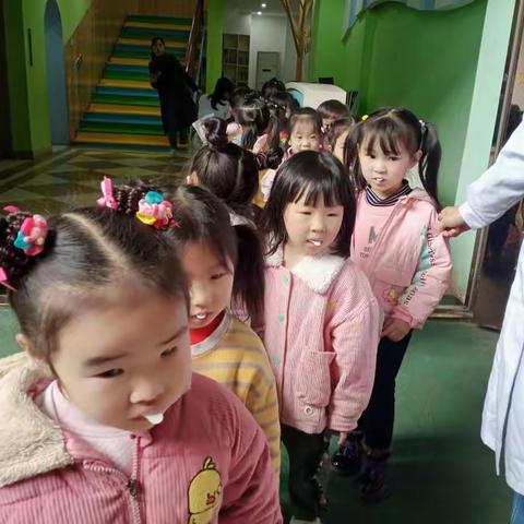 我体检，我快乐，我是勇敢的好宝宝！小二班体检篇