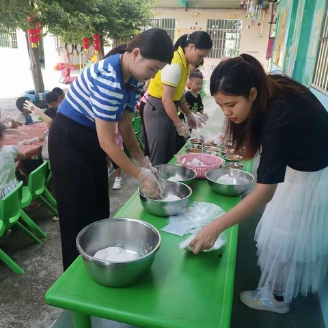 中秋佳节手工制作月饼活动