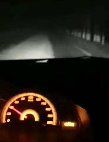 用自己的平凡成就学生的卓越——记李庄镇中学陈德梁校长的一天