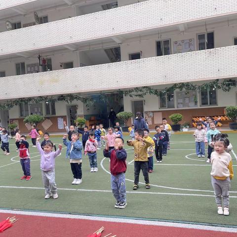 元气满满的一天从早操开始