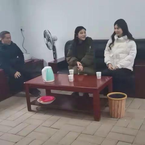 爱心人士送温暖，方村小学喜相迎