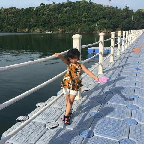 妞