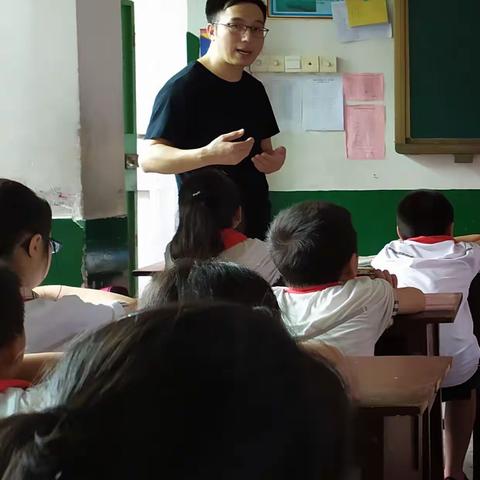 进校附小开展“爱眼日”活动