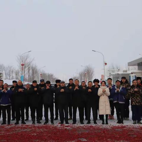 新春送福  情暖心间----生产保卫部领导班子慰问春节在岗职工