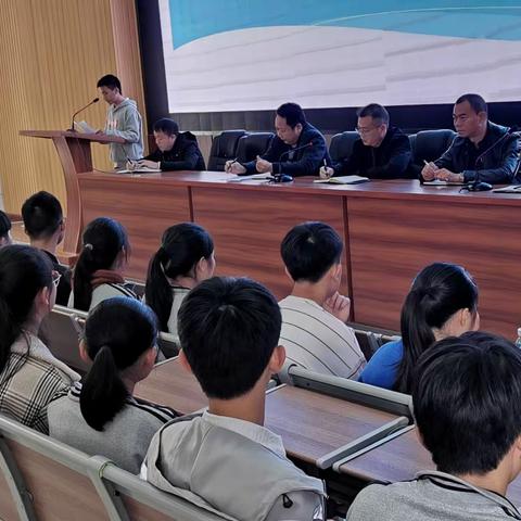 家校合力，筑梦中考。