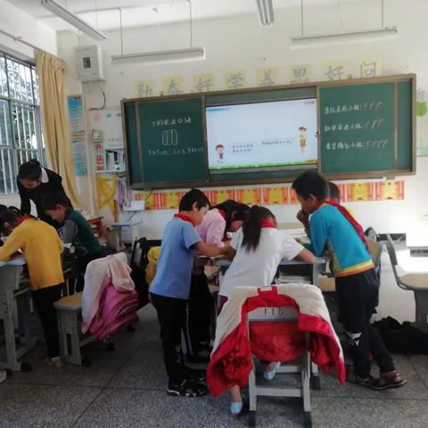 以课改提质量  以研讨促发展