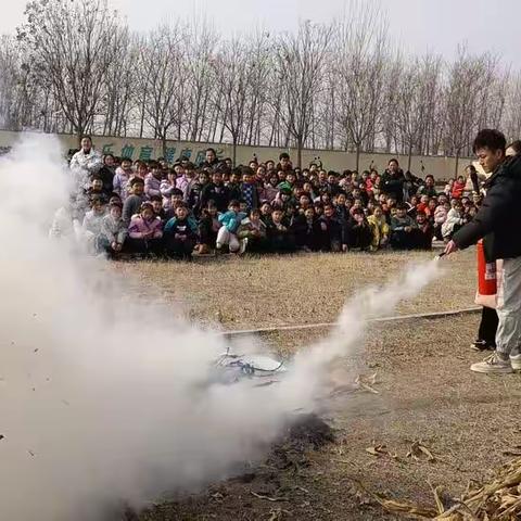 防火演练，安全“童”行——鲁西新区马岭岗镇朱桥小学春季开学防火演练活动