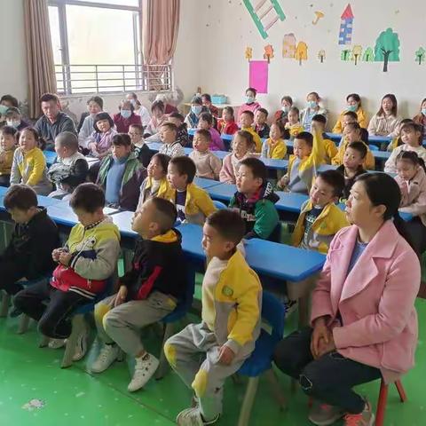 快乐成长幼儿园秋季教学成果汇报会……