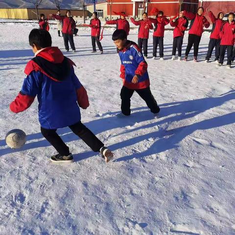 平北镇中心小学开展冰雪活动