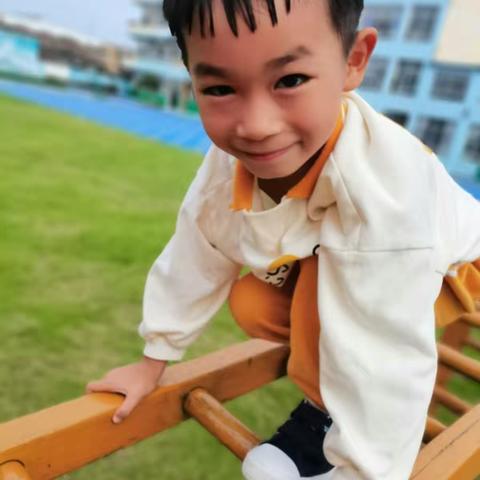 季梁幼儿园2020年——2021年第一学期 学前二班李政航小朋友成长的精彩回顾