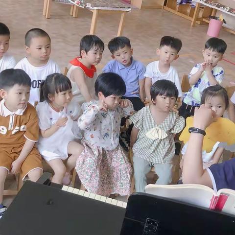 宝华文轩幼儿园KT班音乐🎵~《一只哈巴狗》