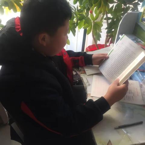 三更有梦书做枕—郑旺镇中心小学六（1）中队红领巾小书虫活动