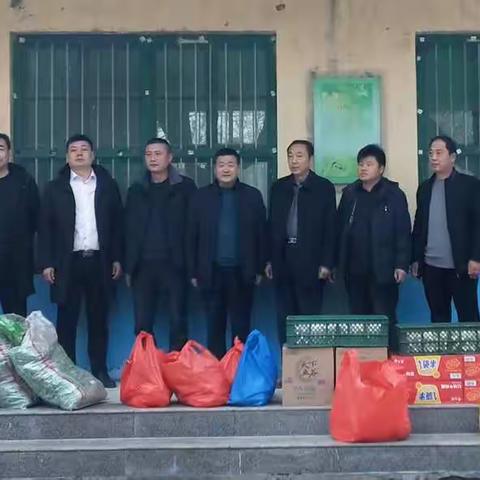 爱心企业情系教育寒冬送温暖——龙飞建工有限公司为大义镇东风小学送温暖