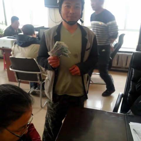 河西办事处回民村组织发放“三到”项目分红及资产收益分红资金