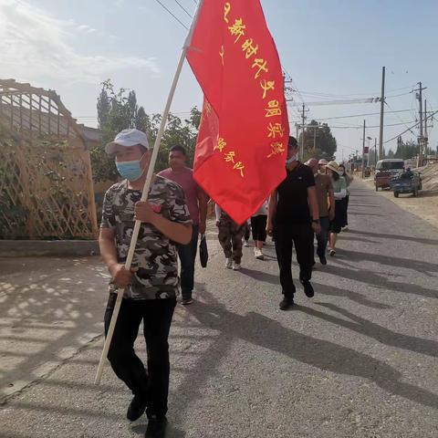 白衣红心 助力小麦丰收，——艾丽西湖镇卫生院开展“学党史，践初心，为群众办实事”实践活动