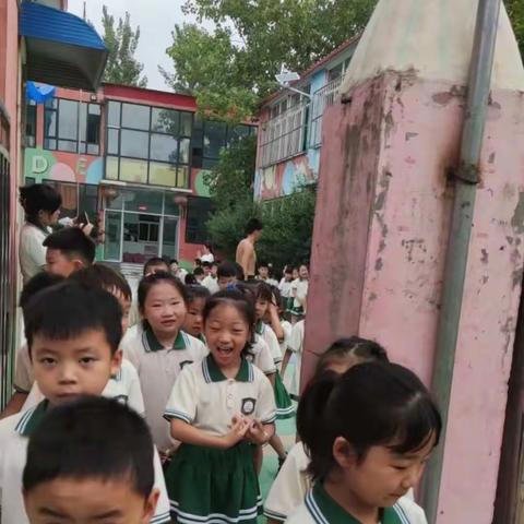 参观小学，让孩子对小学充满向往！