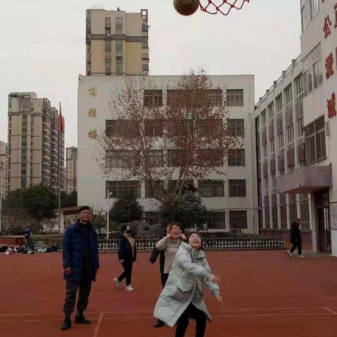 蚌埠龙湖二小2022年元旦教师活动