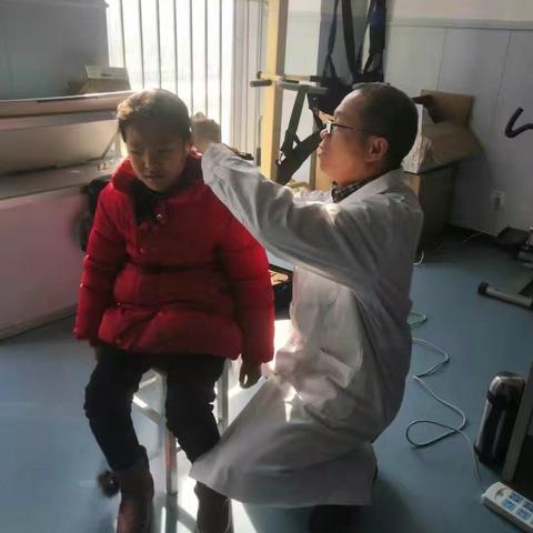彬州市残联开展贫困残疾人助听器免费适配活动