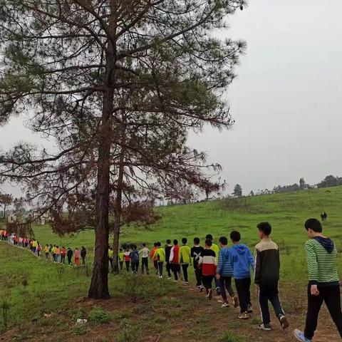 “祭英烈·学党史·做新人”——台岭中心小学清明祭扫活动