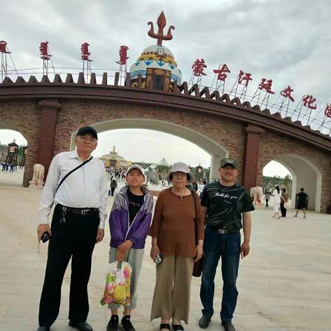 阿鲁科尔沁旗蒙古汗廷文化园，旅游