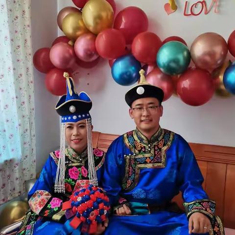 特日格乐，周凯的新婚愉快幸福美满