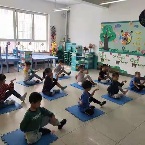 疫情时期，隔离不隔爱[爱心]疫情抵挡不住成长的脚步，与小朋友们在家互动起来！👯