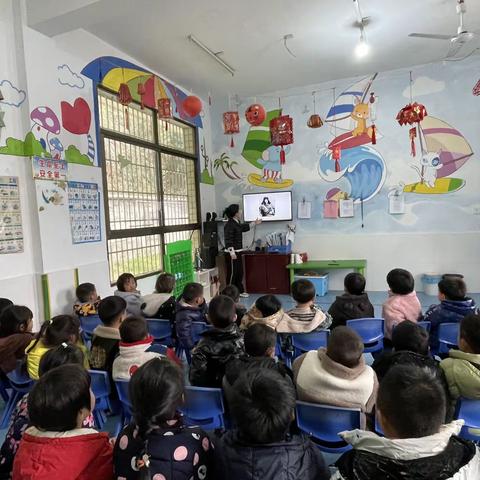 “学雷锋 致先锋”        3月5日“学习雷锋日”爱憎分明不忘本，立场坚定斗志强👍👍让我们一起弘扬雷锋