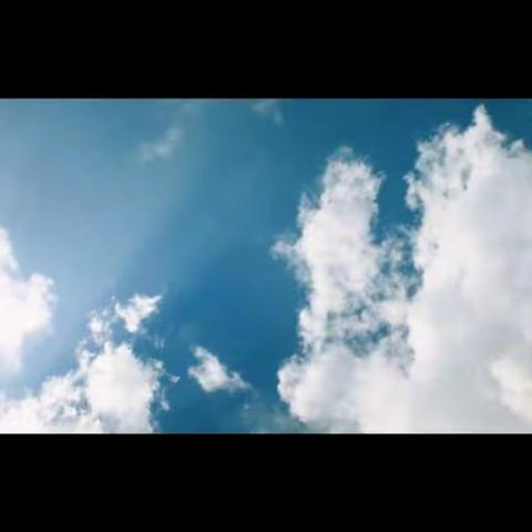 党旗飘扬下的青年志愿者