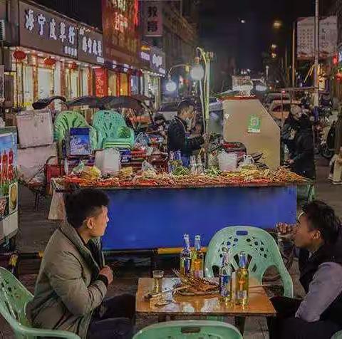 大年三十逛夜市