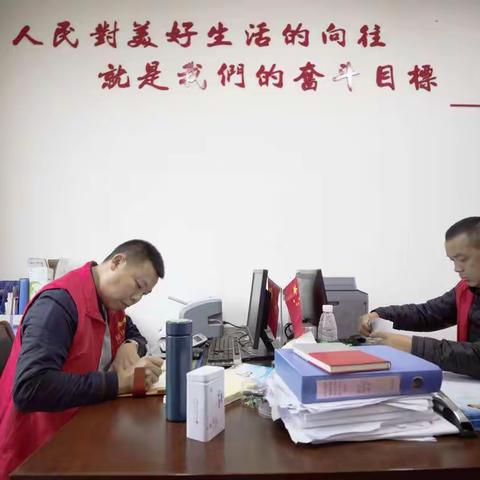 扶贫攻坚“红马褂”在行动