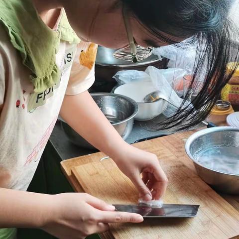 洛滨初中九年级8班劳动记实