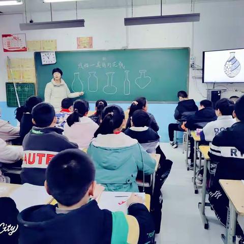 三行小学五年级2022.3.16日社团纪实【线描画——美丽的花瓶】(❁´◡`❁)*✲ﾟ*寥寥几笔，迷倒一批