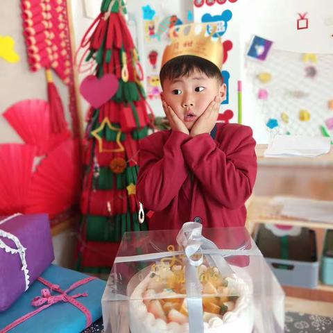 k5班苑骏豪小朋友生日快乐！