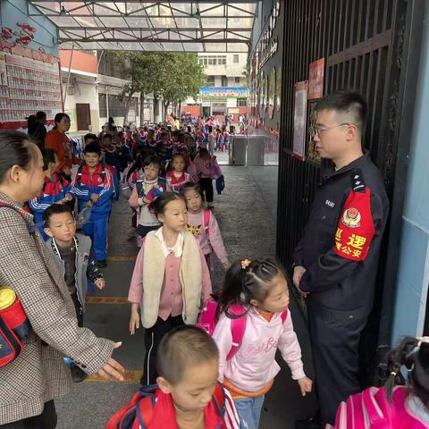 【双提升】忠诚履职护校园平安