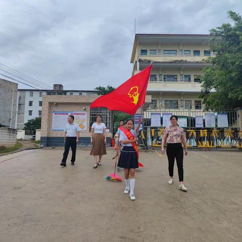 2022年“孝亲敬老”重阳节主题系列活动——合浦县闸口镇中心小学开展道德教育实践活动