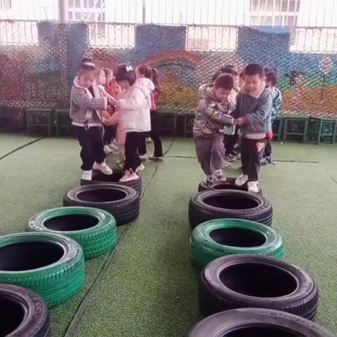 新桥镇中心幼儿园大一班第八周简报