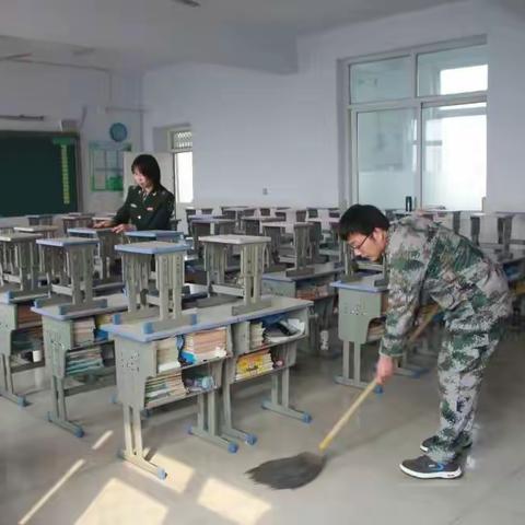 邯郸国防学校深入开展爱国卫生运动暨环境卫生整治活动