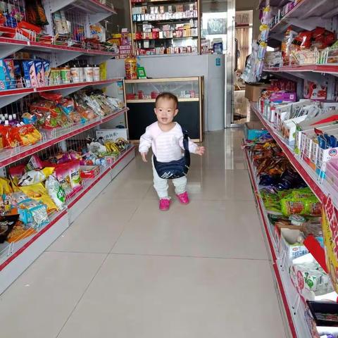 众里寻他千百度，蓦然回首秋云以走上发财致富小康路。