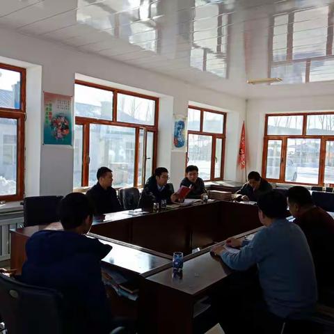 阿文祥副旗长一行二人在刘耀东副镇长的陪同下莅临卧罗迪村督导精准扶贫工作