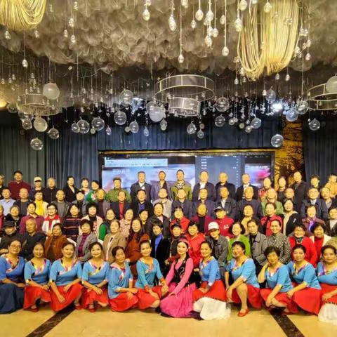 同学乡邻喜相逢 涪江欢畅荡碧波 (一)